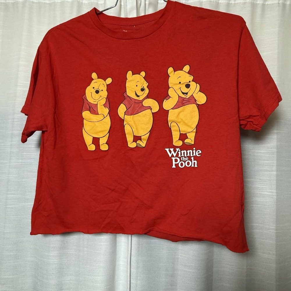 Disney T-Shirt Womens M Red Solid Cotton Winnie the Pooh Graphic Cropped Hem